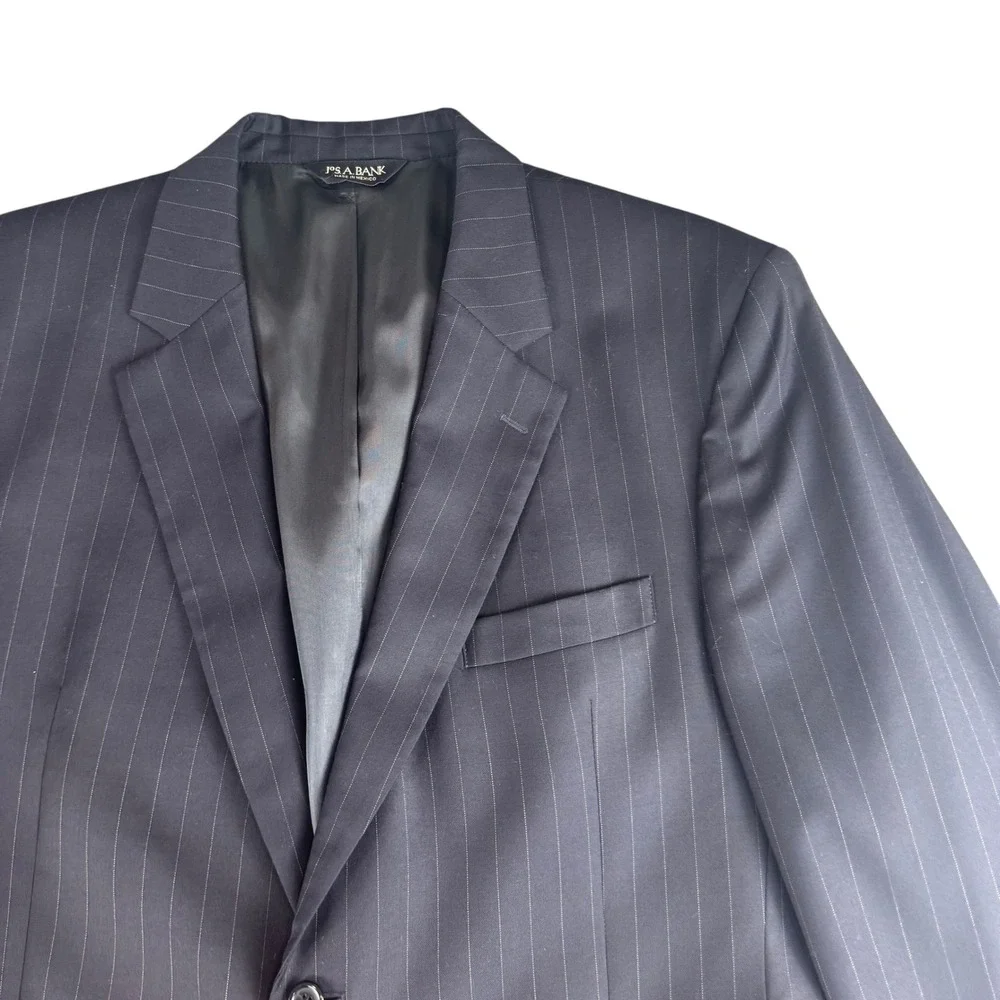 Jos A Bank Mens 44R Suit Jacket Navy Blue Pinstripe 100% Wool 2 Button Blazer